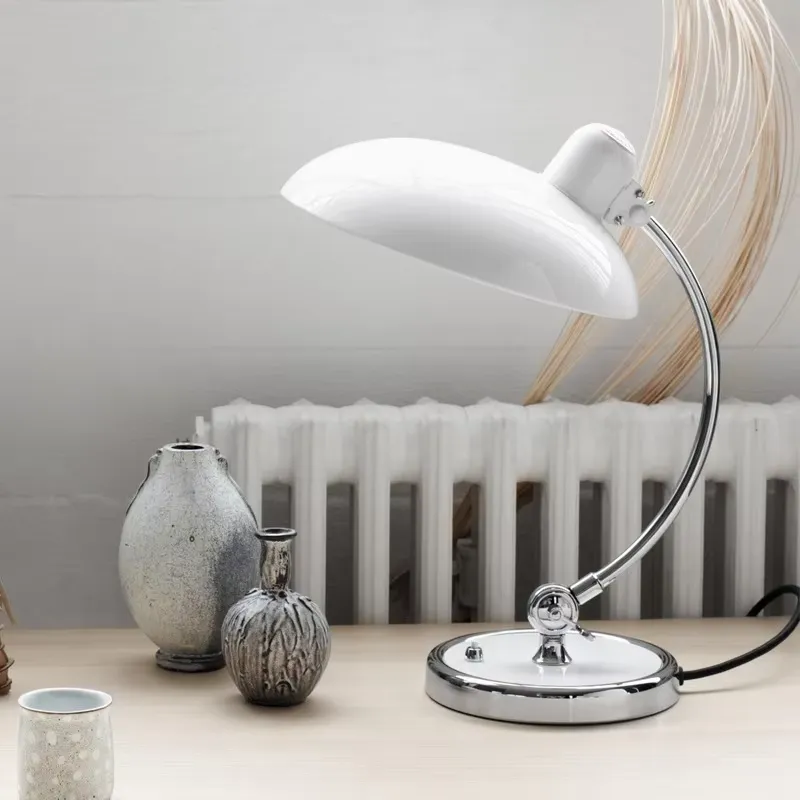 현대적인 디자인의 무선 철제 데스크 램프, 클래식한 곡 - Light Switch 리뷰 및 가격
